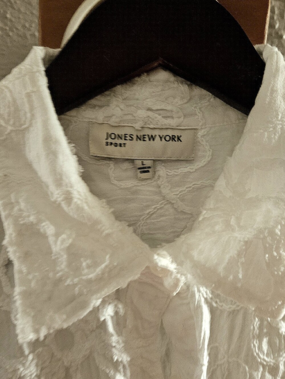 Jones New York white embroidered floral button-up - Picture 3 of 4